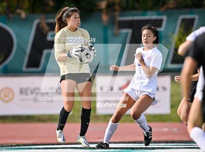 Thumbnail 1 in Los Alamitos vs. JSerra Catholic (Best in the West Winter Classic) photogallery.