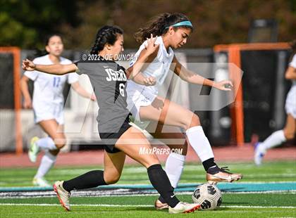 Thumbnail 3 in Los Alamitos vs. JSerra Catholic (Best in the West Winter Classic) photogallery.