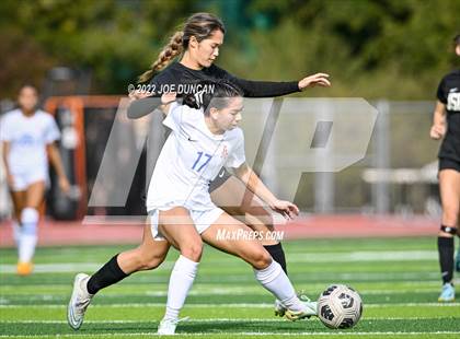 Thumbnail 3 in Los Alamitos vs. JSerra Catholic (Best in the West Winter Classic) photogallery.