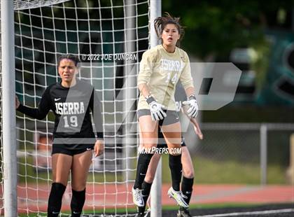 Thumbnail 3 in Los Alamitos vs. JSerra Catholic (Best in the West Winter Classic) photogallery.