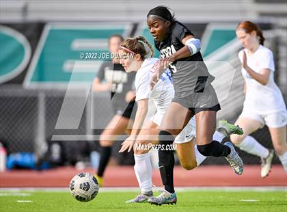 Thumbnail 3 in Los Alamitos vs. JSerra Catholic (Best in the West Winter Classic) photogallery.