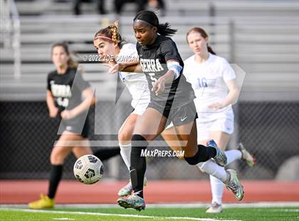 Thumbnail 1 in Los Alamitos vs. JSerra Catholic (Best in the West Winter Classic) photogallery.