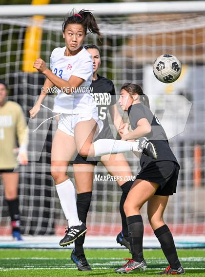 Thumbnail 2 in Los Alamitos vs. JSerra Catholic (Best in the West Winter Classic) photogallery.