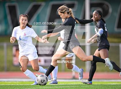 Thumbnail 1 in Los Alamitos vs. JSerra Catholic (Best in the West Winter Classic) photogallery.
