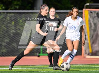 Thumbnail 2 in Los Alamitos vs. JSerra Catholic (Best in the West Winter Classic) photogallery.