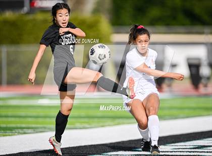Thumbnail 2 in Los Alamitos vs. JSerra Catholic (Best in the West Winter Classic) photogallery.