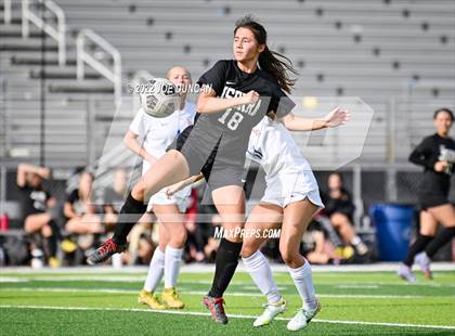 Thumbnail 3 in Los Alamitos vs. JSerra Catholic (Best in the West Winter Classic) photogallery.