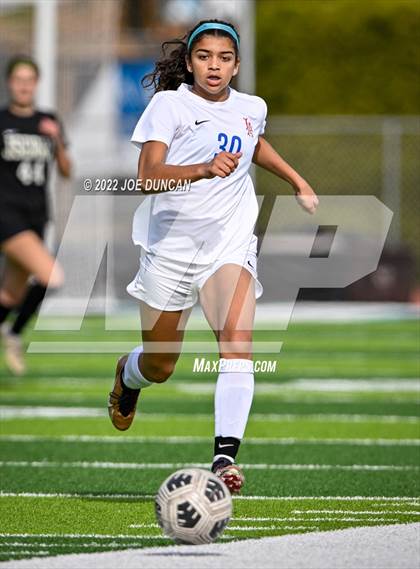 Thumbnail 3 in Los Alamitos vs. JSerra Catholic (Best in the West Winter Classic) photogallery.
