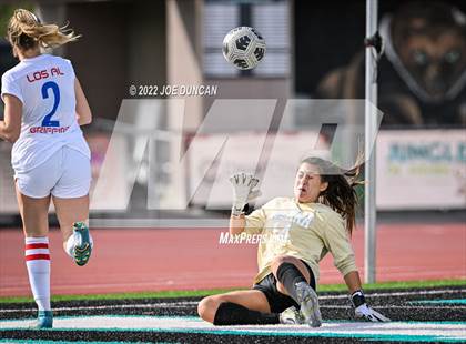 Thumbnail 3 in Los Alamitos vs. JSerra Catholic (Best in the West Winter Classic) photogallery.