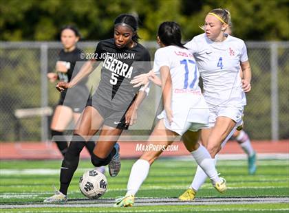 Thumbnail 2 in Los Alamitos vs. JSerra Catholic (Best in the West Winter Classic) photogallery.