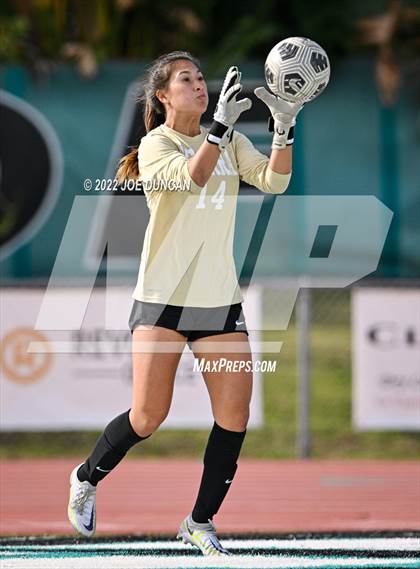 Thumbnail 3 in Los Alamitos vs. JSerra Catholic (Best in the West Winter Classic) photogallery.