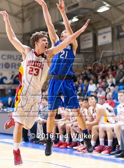 Thumbnail 3 in Pacific Grove vs. Monte Vista Christian (CIF CCS D4 Semifinal) photogallery.