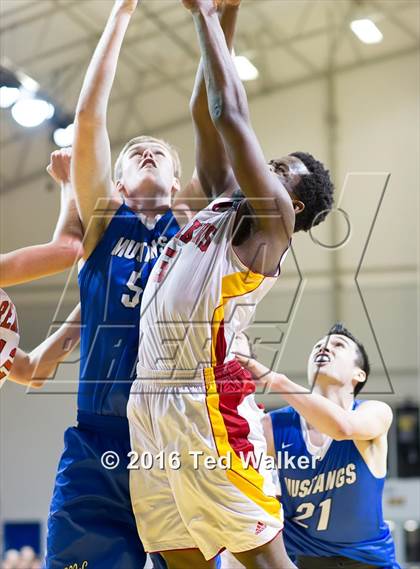 Thumbnail 2 in Pacific Grove vs. Monte Vista Christian (CIF CCS D4 Semifinal) photogallery.