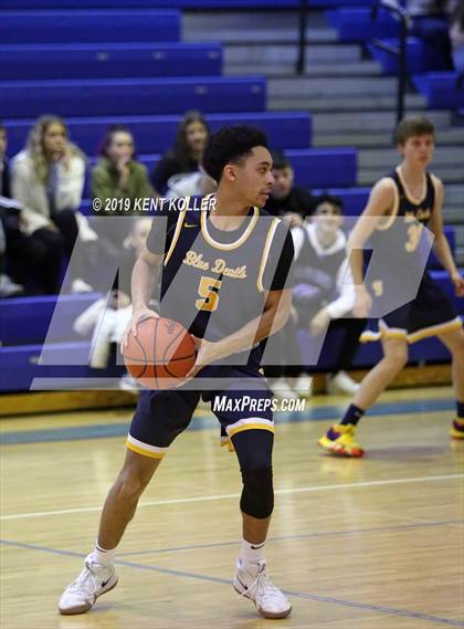 Thumbnail 2 in Grosse Pointe South @ Utica Eisenhower photogallery.