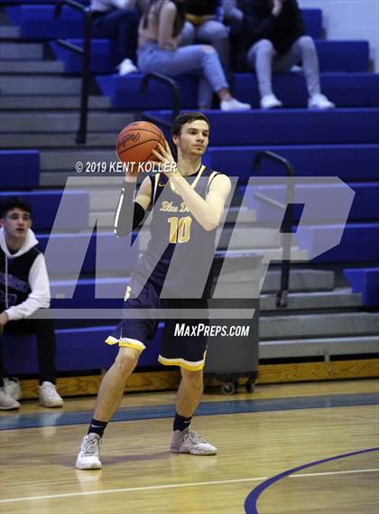Thumbnail 1 in Grosse Pointe South @ Utica Eisenhower photogallery.