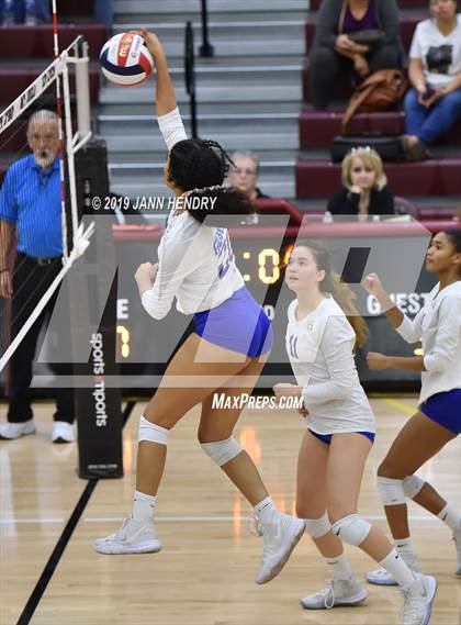 Thumbnail 1 in Bishop Gorman vs. Reno (NIAA State 4A Semifinal) photogallery.