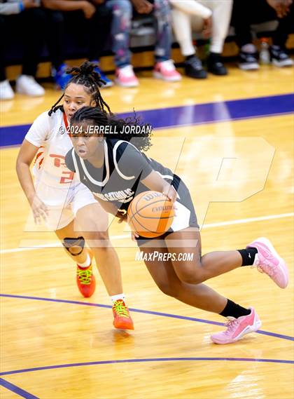 Thumbnail 2 in Morris Catholic vs North Pitt (John Wall Holiday Invitational) photogallery.
