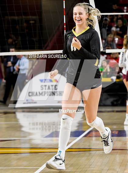 Thumbnail 1 in Basha vs Perry (AIA 6A State Finals) photogallery.