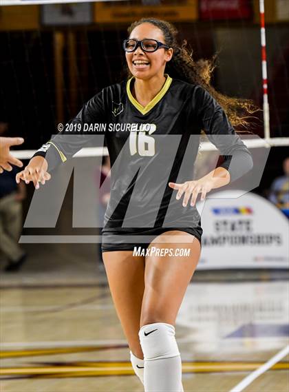 Thumbnail 1 in Basha vs Perry (AIA 6A State Finals) photogallery.