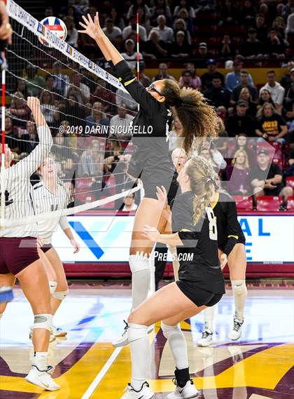 Thumbnail 1 in Basha vs Perry (AIA 6A State Finals) photogallery.