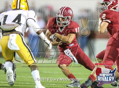 Thumbnail 2 in Valdosta @ Lowndes (2015 MaxPreps Rivalry Series) photogallery.
