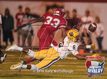 Thumbnail 2 in Valdosta @ Lowndes (2015 MaxPreps Rivalry Series) photogallery.