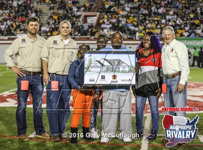 Thumbnail 1 in Valdosta @ Lowndes (2015 MaxPreps Rivalry Series) photogallery.