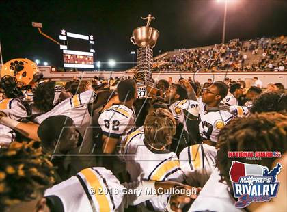 Thumbnail 3 in Valdosta @ Lowndes (2015 MaxPreps Rivalry Series) photogallery.