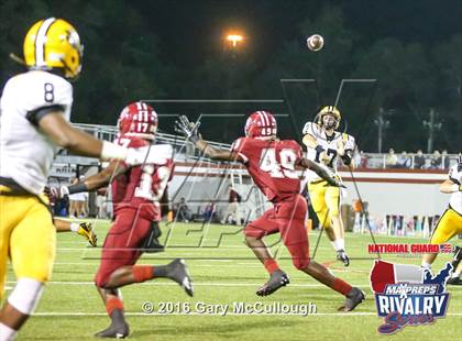 Thumbnail 2 in Valdosta @ Lowndes (2015 MaxPreps Rivalry Series) photogallery.