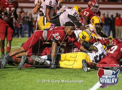 Thumbnail 3 in Valdosta @ Lowndes (2015 MaxPreps Rivalry Series) photogallery.