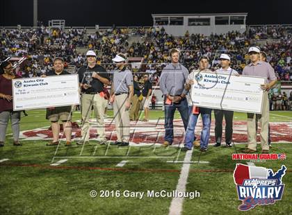 Thumbnail 2 in Valdosta @ Lowndes (2015 MaxPreps Rivalry Series) photogallery.