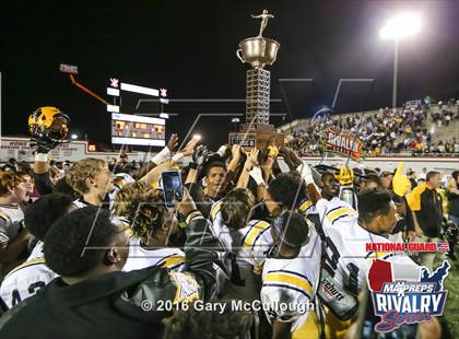 Thumbnail 2 in Valdosta @ Lowndes (2015 MaxPreps Rivalry Series) photogallery.