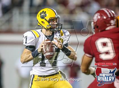Thumbnail 2 in Valdosta @ Lowndes (2015 MaxPreps Rivalry Series) photogallery.