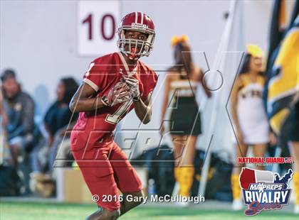 Thumbnail 2 in Valdosta @ Lowndes (2015 MaxPreps Rivalry Series) photogallery.