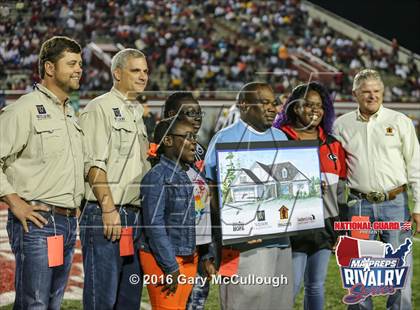 Thumbnail 3 in Valdosta @ Lowndes (2015 MaxPreps Rivalry Series) photogallery.