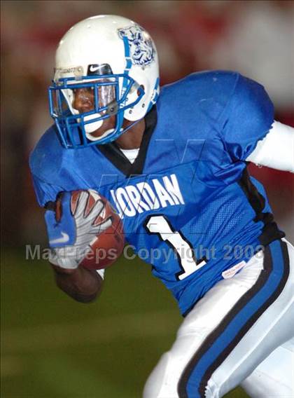 Thumbnail 3 in Jordan vs. Mater Dei photogallery.