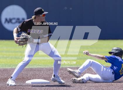 Thumbnail 2 in Monticello vs. Maroa-Forsyth (IHSA 2A Sectional Final) photogallery.