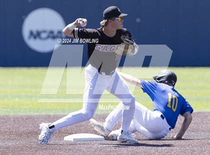 Thumbnail 3 in Monticello vs. Maroa-Forsyth (IHSA 2A Sectional Final) photogallery.