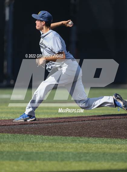 Thumbnail 2 in Notre Dame (SO) @ JSerra Catholic photogallery.