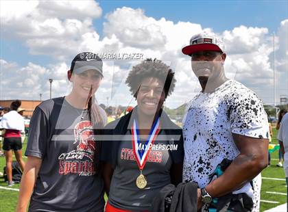 Thumbnail 2 in UIL 6A Area Championships (17 & 18) photogallery.