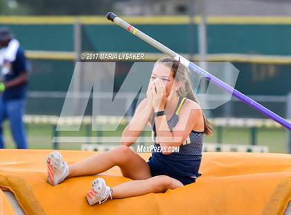 Thumbnail 2 in UIL 6A Area Championships (17 & 18) photogallery.