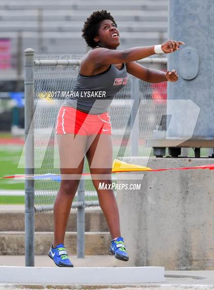 Thumbnail 2 in UIL 6A Area Championships (17 & 18) photogallery.