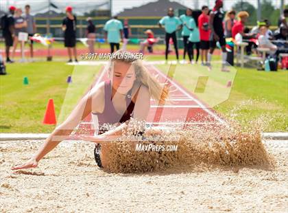 Thumbnail 3 in UIL 6A Area Championships (17 & 18) photogallery.