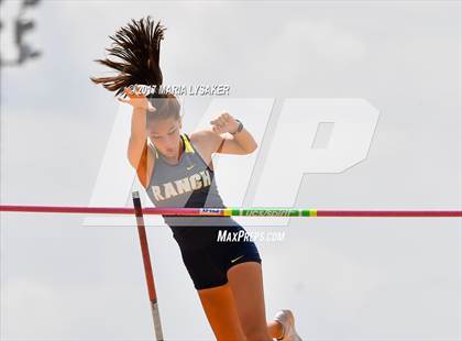 Thumbnail 3 in UIL 6A Area Championships (17 & 18) photogallery.