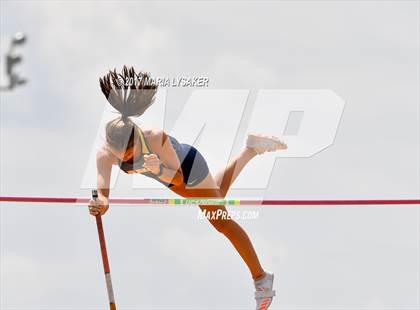Thumbnail 1 in UIL 6A Area Championships (17 & 18) photogallery.