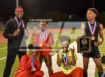 Thumbnail 1 in UIL 6A Area Championships (17 & 18) photogallery.