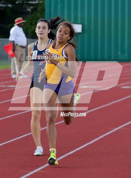 Thumbnail 1 in UIL 6A Area Championships (17 & 18) photogallery.