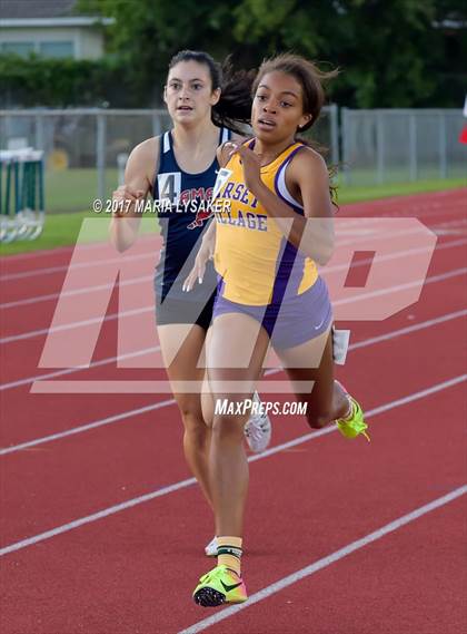 Thumbnail 2 in UIL 6A Area Championships (17 & 18) photogallery.