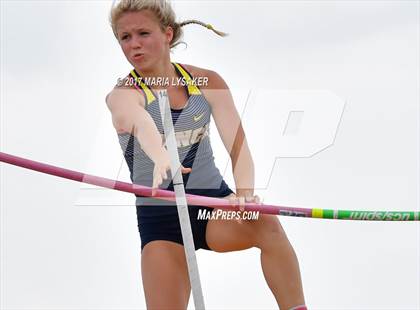 Thumbnail 1 in UIL 6A Area Championships (17 & 18) photogallery.