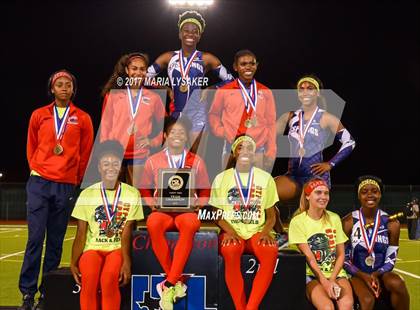Thumbnail 2 in UIL 6A Area Championships (17 & 18) photogallery.